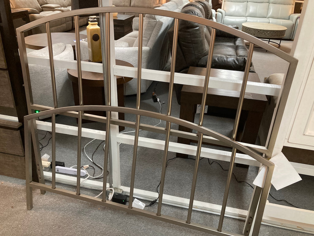 Full Sized Metal Bed