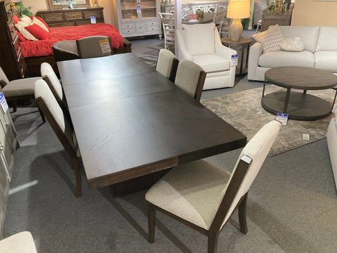 Flexsteel 9-Piece Dining Room