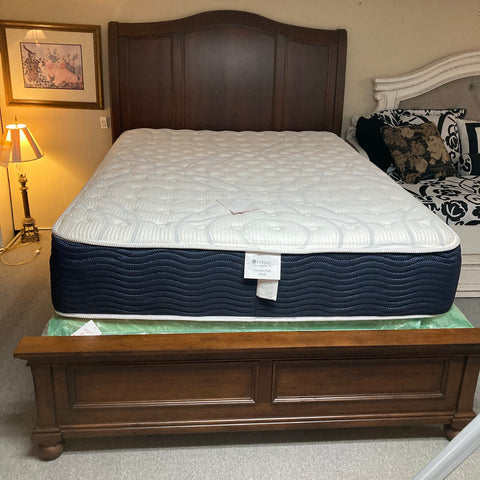 Aspen 4-Piece Queen Bedroom
