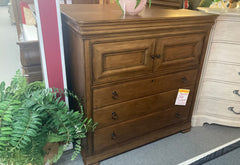 Dressing Chest