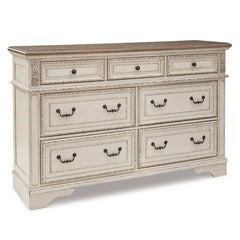 Realyn 7-Drawer Dresser