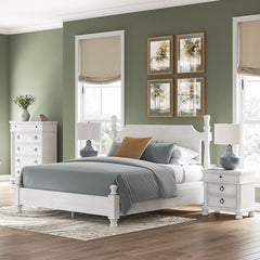 Rowlenstown 3-Drawer Nightstand in White