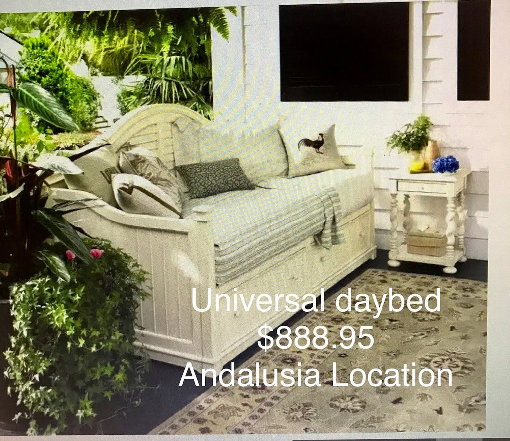 Daybed by Universal